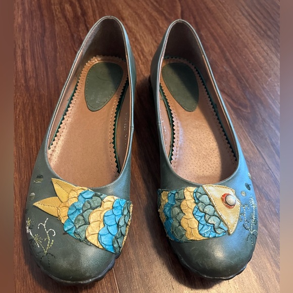 Super cute ballet flats with fish pattern. Safiya size 24cm (women’s 7 narrow). - Picture 4 of 6